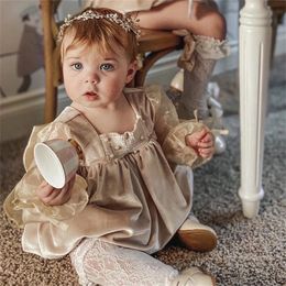 Baby Girl Smocked Romper Infant Smock Handmade Jumpsuit Toddler Girls Vintage Velvet Rompers Children Spanish Boutique Clothes 210722