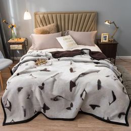 New Thickened Mink Fur Fabric Double Flannel Air Conditioning Blanket Bed Sheet Raschel Sofa Cover Blanket