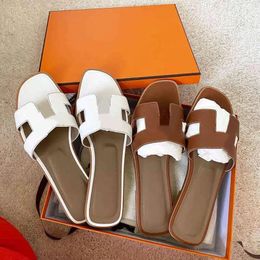 Designer Leather Ladies Sandals Summer Shoes Fashion Fashion Women Flippers Letter Drag
