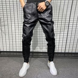 Winter Thick Warm PU Leather Pants Men Clothing Simple Big Pocket Windproof Casual Motorcycle Trousers Black Plus Size 220720279T