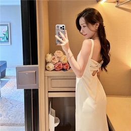 Women's Sweaters White Moonlight Back Twisted Dew Slim V-neck Evening Dress Series Floor Mopping Light Wedding Women