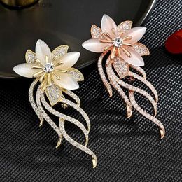 Pins Brooches Fashionable Zircon Upscale Cat's Eye Flower Breast Atmosphere Simple Broch Coat Accessories Plant Orchid Breast Pin Q231107