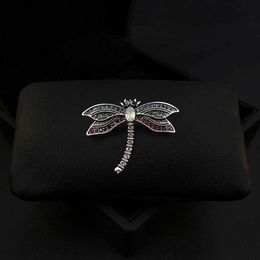 Pins Brooches 1807 Small Chic Retro Dragonfly Breastpin Exquisite High-End Men and Women Corsage Insect Pin Sweater Suit Accessories Jewellery Q231107