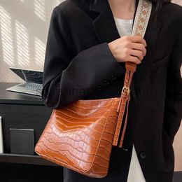 Shoulder Bags Crocodiles Paern Women's Soulder Bag Colour Female Commute Purse PU Bag Wide Strap Bagsstylishhandbagsstore