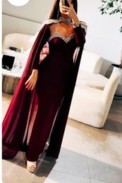 Zarif Arapça Uzun Bordo Yüksek Boyun Cape Cryatsl Pullar ile Boncuklu Sevgiliye Kılıf Seksi Resmi Fırsat Kadınlar için