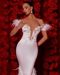 Gorgeous Mermaid Wedding Dresses Deep V Neck Off The Shoulder Beads Feathers Zipper Court Custom Made Plus Size Bridal Gown Vestidos De Novia