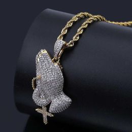 Who Hip Hop Brass Gold Colour Iced Out CZ Praying Hands Cross Pendant Necklace Jewellery For Men Women200q