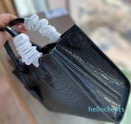 Material Leather Alligator Wallet crossbody Handbag Atmospheric versatile simple purse very good