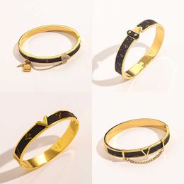 Designer Branded 18K Gold Bangle Bracelets Women Men Bangle Designer Letter Jewelry Faux Leather 18K Gold Plated Stainless steel Bracelet