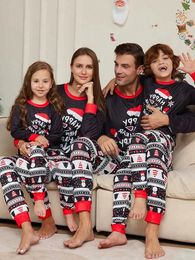 Family Matching Outfits Christmas Clothing Set Cartoon Deer Print Pyjamas for Adult Kids Nightwear Pyjamas Sleepwear Suit 231107