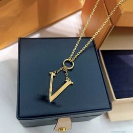 Pendant Necklaces Designer High-end Popular Female Designer Brand Letter Pendant Necklace Chain Fashion Jewelry Party Wedding Valentine's Day Gift Anniversary