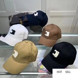 Embroidered Letters Baseball Cap Men's and Women's Stylish Tide Cap Couples Outdoor Sun Visor Hats