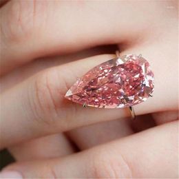 Cluster Rings Modyle 2023 Fashion Luxury Female Design Big Pink Zircon Heart Ring For Woman