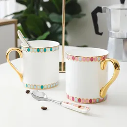 Mugs Luxury Light Bone China Couple Mug A Pair Of Large Capacity Ceramic Coffee Cups With Spoons