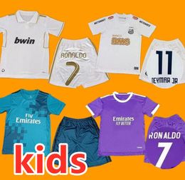 11 12 Real Madrids Santos Kids Retro Soccer Jerseys Finals Football Shirt GUTI BENZEMA SEEDORF CARLOS RONALDO KAKA 16 17 18 ZIDANE NEYMAR JR