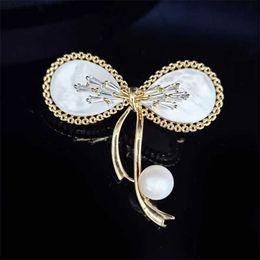 Pins Brooches Fashionable and Minimalist Beimu Bow Brooch Exquisite Suit Sweater Coat Pearl Breast Flower Pendant Dual Purpose Pin Female Q231107