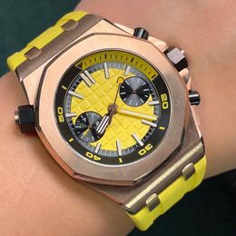 Mens Watch Quartz Movement Watches 42mm Luminous Wristwatches Sapphire Waterproof Rubber Strap Design Montre de Luxe