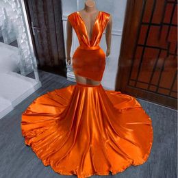 Sexy Plunging Neck Prom Dresses Cut Out Sleeveless Mermaid Evening Gown Ruched Long Sweep Train robes de soiree