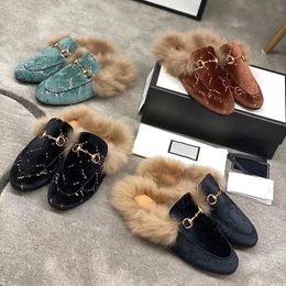 2023 Designer Princetown Pantofole in vera pelle Fluff Fur Mules Mocassini da donna Catena di metallo Comodi uomini casual Scarpe in pizzo Muli Appartamenti Nuova pantofola in velluto