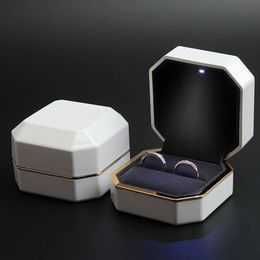 Jewellery Settings Luxury Ring Box Square Velvet Wedding Case Gift with LED Light for Proposal Engagement 230407