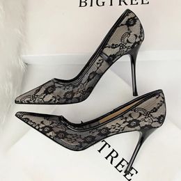 Dress Shoes Women Fashion Sexy Pumps High Heels Shoes Female Sexy Wedding Shoes Ladies Stiletto Women Pointed Toe Mesh Hollow Lace Heels 231108