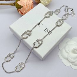 Outras pulseiras clássico designer colar letra v mentiras jóias novo material de latão incrustado diamantes de água requintado simples versátil valentino