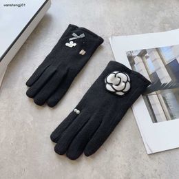 Best Brand finger gloves Women's accessories Designer wool gloves Fashion jewelry high quality flower LOGO plus velvet warmth Nov 08