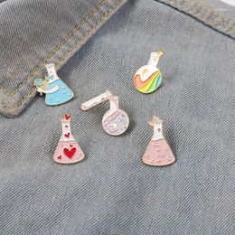 Brooches Science Enamel Pin Molecule Conical Beaker Experiment Bottle Brooch With Pink Heart-Shaped Liquid Badge Gift