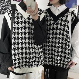 Men's Vests Autumn Couple Sweater Vest Men Ins Harajuku Retro V-neck Houndstooth Sleeveless Loose Casual College Style For