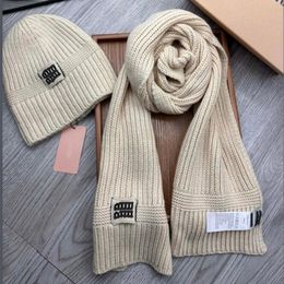 beanie Cap mens designer bucket hats New Fashion man Women wool Warm Winter Beanie Large Faux Scarf, Hat Pom Poms Bobble Hat Outdoor beanie knitted hat jj