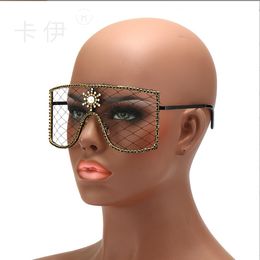 Oversized Lace Decor Sunglasses For Women Men One Piece Punk Diamond Glasses Brand Designer Rimless Goggle Shades Lentes De Sol