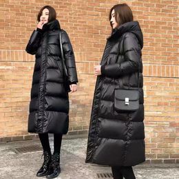 Женская пуховая черная глянцевая парка, модная утолщенная зимняя свободная длинная куртка с капюшоном, женская ветрозащитная непромокаемая теплая верхняя одежда