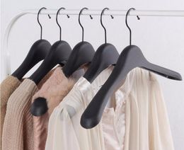 Hangers Racks Black thick wide shoulder plastic hanger for coats and fur 10 pieces/batch 230408