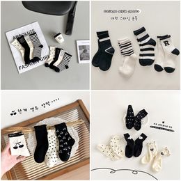 Designers Design Wave Point Toddlers High Quality New Boys Girls Fashion Children Breathable Cotton Socks Youth Black And White Striped Kids Mid-tube Socks