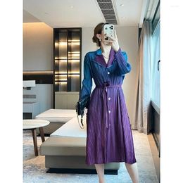 Women's Trench Coats Miyake Pleated Gradient Colour Printing Suit Collar Tie Waist Coat Temperament Elegant Long Jacket Loose Large Size