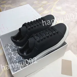 2023 Luxury Ceiling Designer men casual shoes womens speed trainer boot speeds shoe runners runner sneakers Women Walking Black White Sport