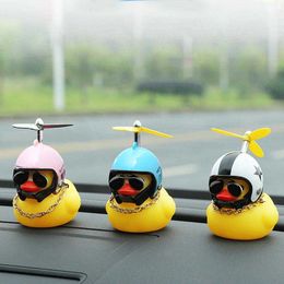 Interior Decorations Cute with Broken Wind Small Yellow Duck Bike Motorcycle Helmet Riding Cycling Decor Car Ornaments Accessories AA230407