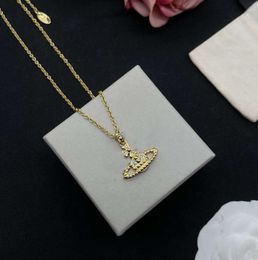 Modemärkesdesigner hänge halsband brev viviene chokers lyx kvinnor smycken metall pärlhalsband cjeweler westwood för kvinnokedja fdgfg1