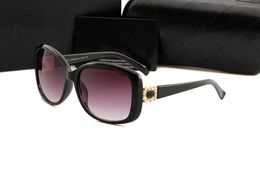 Flower Lens Sunglasses with Letter Designer Brand Sun Glasses Women Men Unisex Traveling Sunglass Black Grey Beach Adumbral AAA31