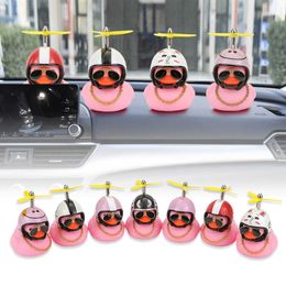 Decorations Lucky Pink Duck Society Lovely Ornament Creative Dashboard Toys With Helmet And Chain Car Accessories Interior Para Auto AA230407