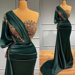 Elegant One Shoulder Mermaid Prom Dresses Hunter Green Satin Plus Size Gold Lace Appliques Formal Evening Occasion Gowns For Arabic Women