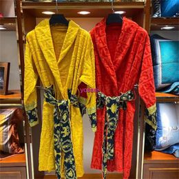 Jacquard Sleepwear Gown Vintage Robe with Waist Belt Womens Winter Bath Robes Thick Dressing Gowns 8 Color Mens Designer Classic Cotton Bathrobe