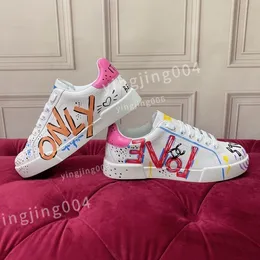 2023 Hot Graffiti White Women's Portofino Shoes Sneakers Musical Note Floral Love Heart Embroidery Patch Queen Sport Sneakers For Women hc220701