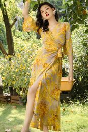 Casual Dresses Summer Lady Beach Dress Romantic Chic Design Yellow Print V-Neck Loose Sexy Slit For Party Night Vestido Festa