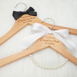Hangers Racks Customized Wedding Hanger Personalized Wedding Hanger Personalized Wedding Hanger Carved Name and Date Bride Shower Gift 230408