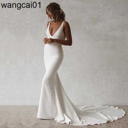 Abiti da festa Abito da sposa sexy a sirena con scollo a V aperto sul retro Abito da sposa Boho Semplice semplice strascico lungo Bottoni Abito da sposa da spiaggia Robe De Mariee 0408H23