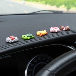 Center Console toon Resin Ornaments Car Rearview Mirror Decorations Electric Vehicle Interior Supplies AA230407