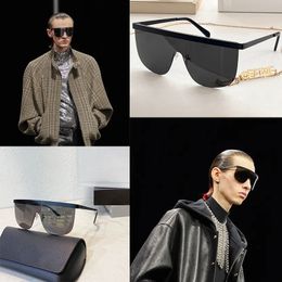 2023 New Designer Show Style Sunglasses for Mens Fashion Decoration Mirror Temperament One Piece Curved Mirror Cool Wave Mask Goggles CL40308