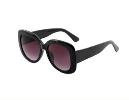 Flower Lens Sunglasses with Letter Designer Brand Sun Glasses Women Men Unisex Traveling Sunglass Black Grey Beach Adumbral AAA4016