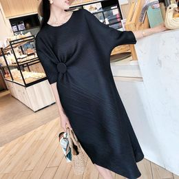 Casual Dresses YUDX Miyake Women's 2023 Spring/Summer Round Neck Long Solid Colour Fashion Sexy Loose Design Large Button Summer Dress
